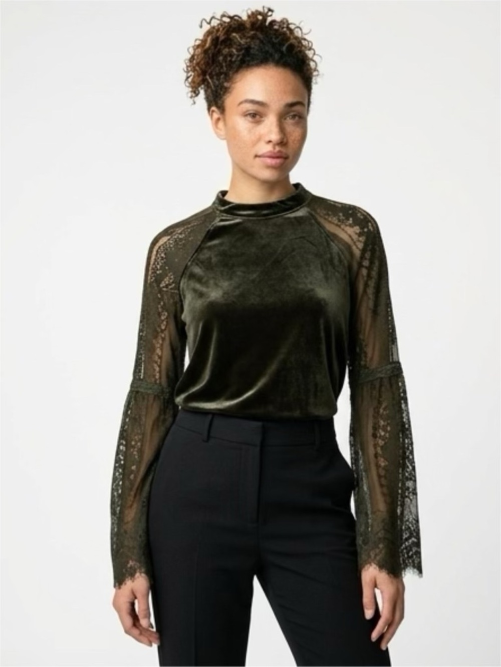 VERY J GREEN BELL LACE SLEEVE VELOUR BLOUSE, LARGE